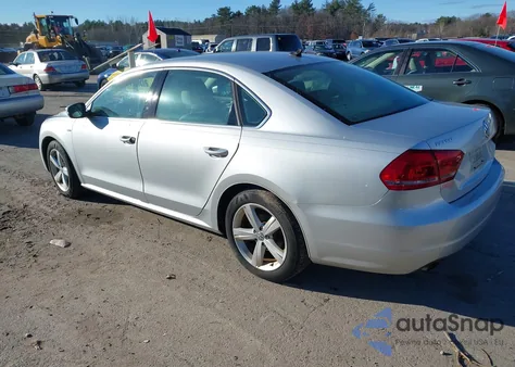 2015 Volkswagen Passat 1.8T Limited Edition из США, поврежденный, VIN 1VWAT7A31FC097632